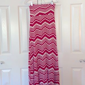 Cool red and white, flowing maxi skirt